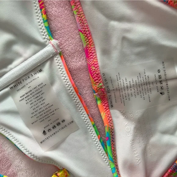 White Fox Boutique Tropicana Print Bikini and Sarong, L/XL 🍍🌺🍹 - Picture 8 of 10